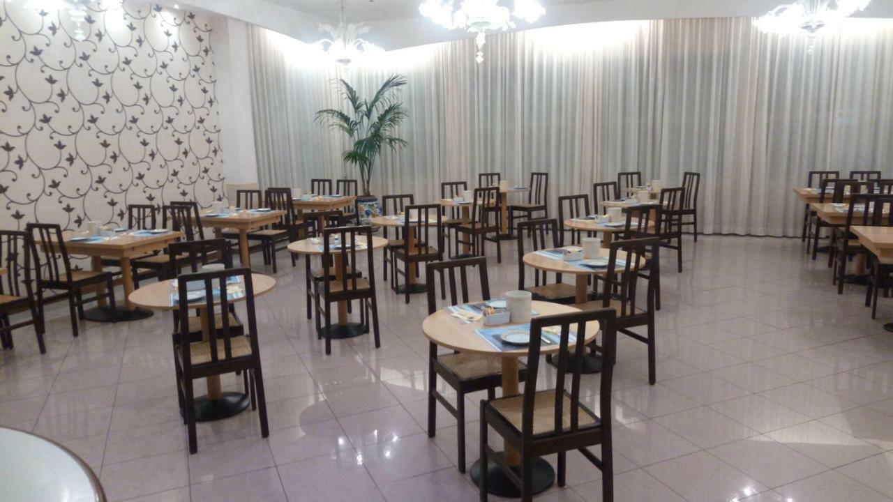 Acasamia Welchome Hotel ริมินี ภายนอก รูปภาพ